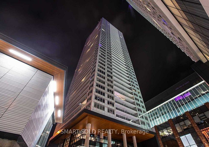 19-bathurst-street-toronto-ontario-c12322374