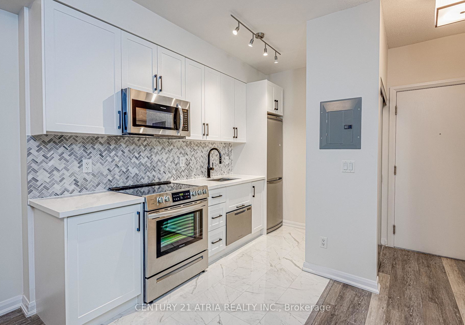 111-elizabeth-street-toronto-ontario-c12322415