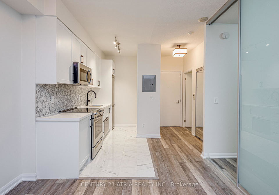 111-elizabeth-street-toronto-ontario-c12322415