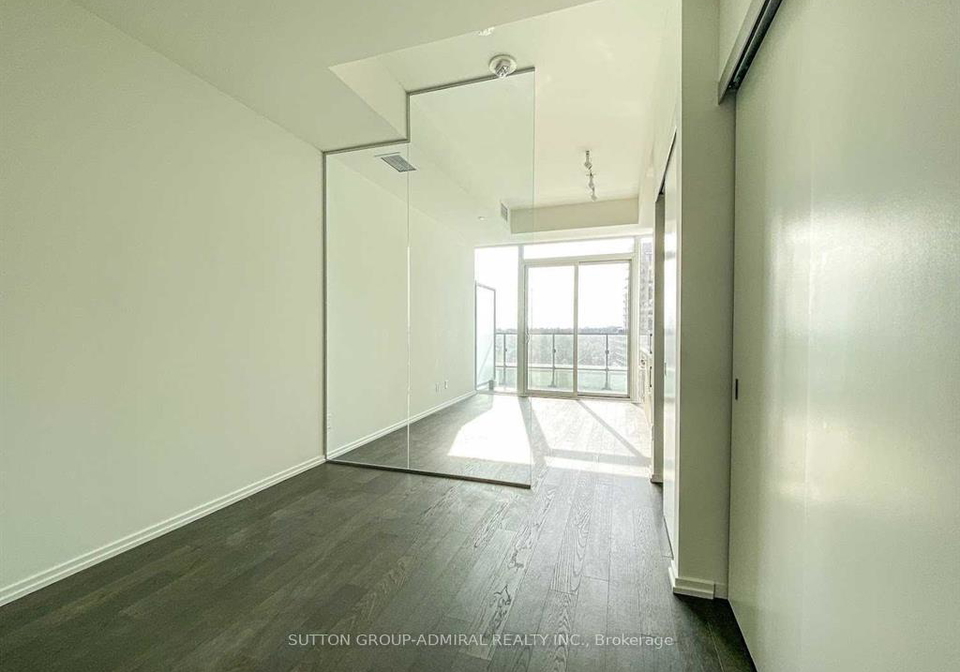 5-soudan-avenue-toronto-ontario-c12322425