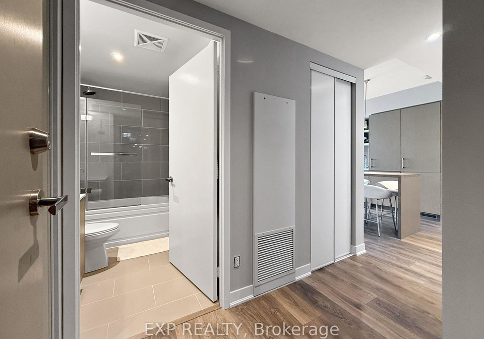 88-harbour-street-toronto-ontario-c12322451