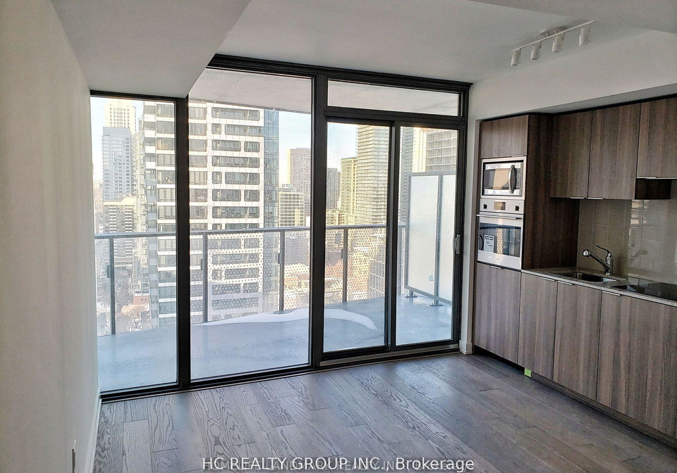 11-wellesley-street-toronto-ontario-c12322603