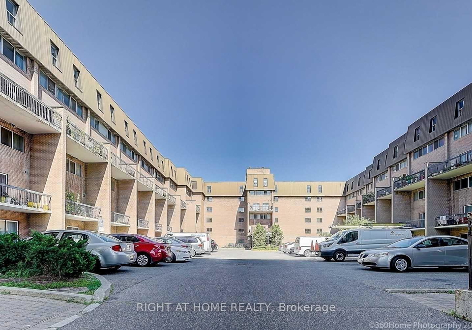 165-cherokee-boulevard-north-york-ontario-c12322777