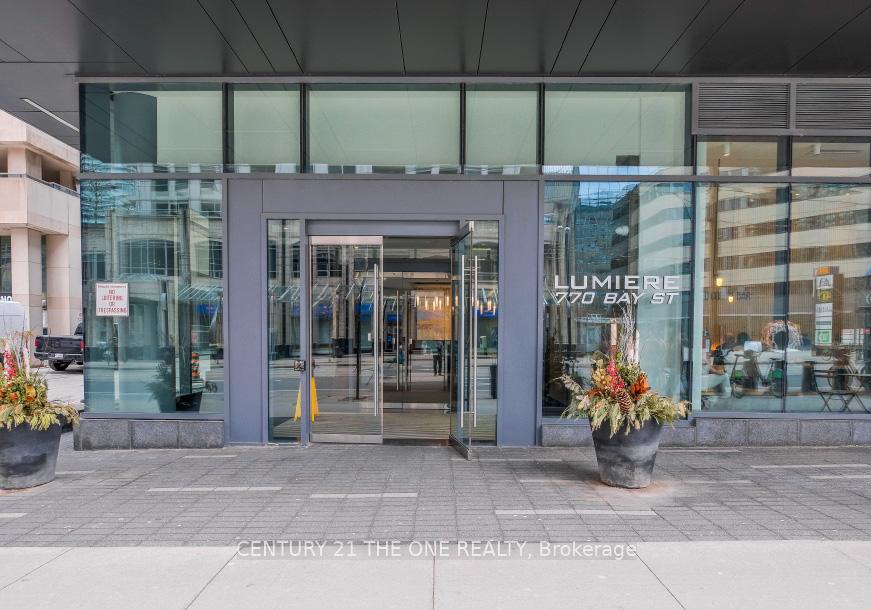 770-bay-street-toronto-ontario-c12322845