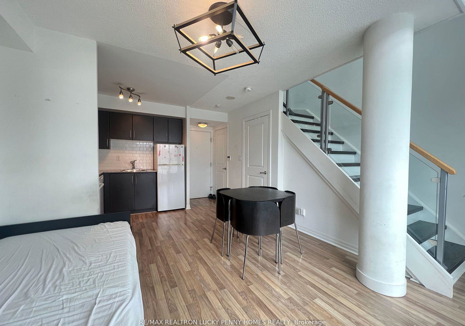 2035-sheppard-avenue-e-e-north-york-ontario-c12323032