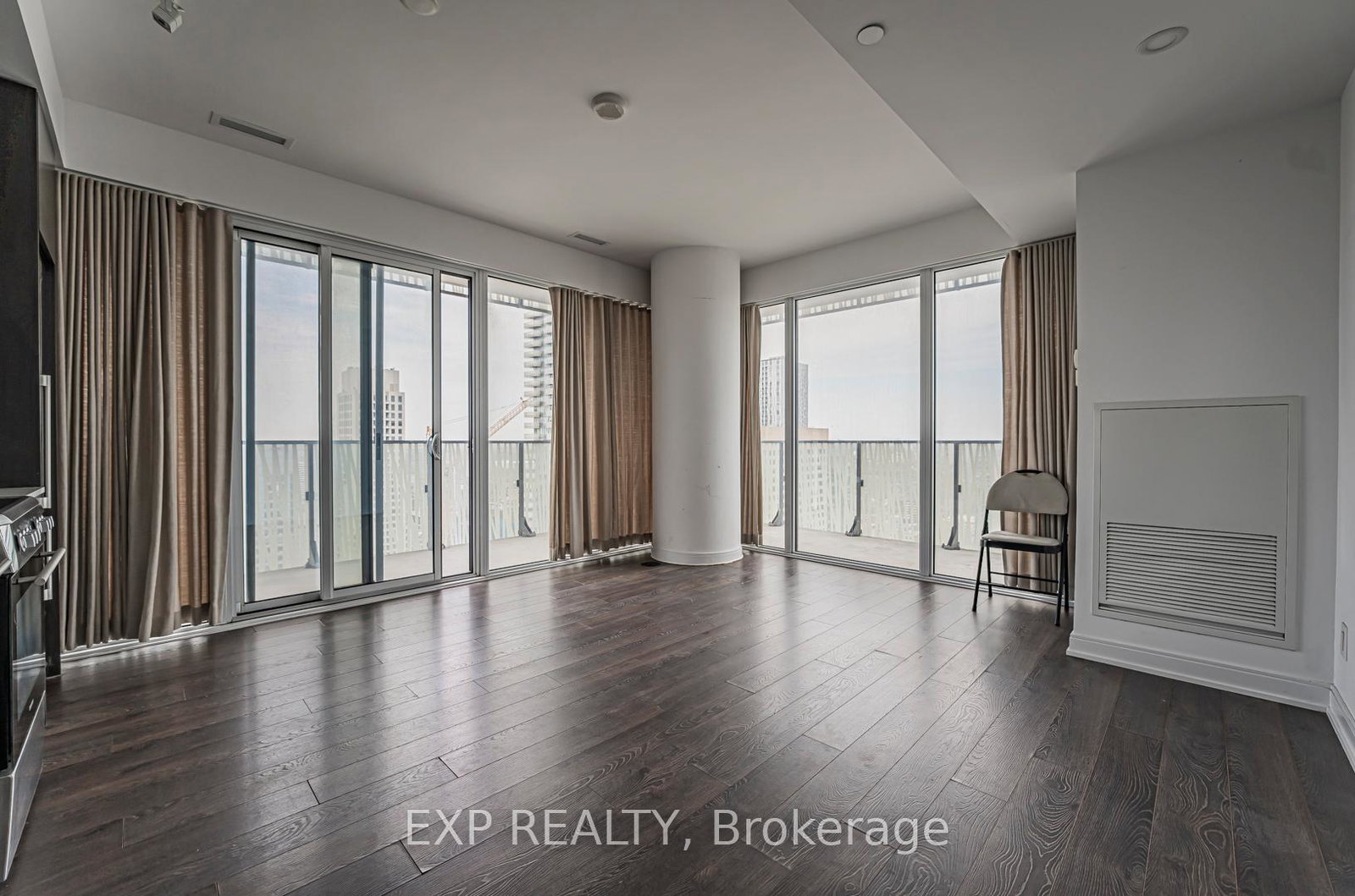 42-charles-street-e-e-toronto-ontario-c12323282
