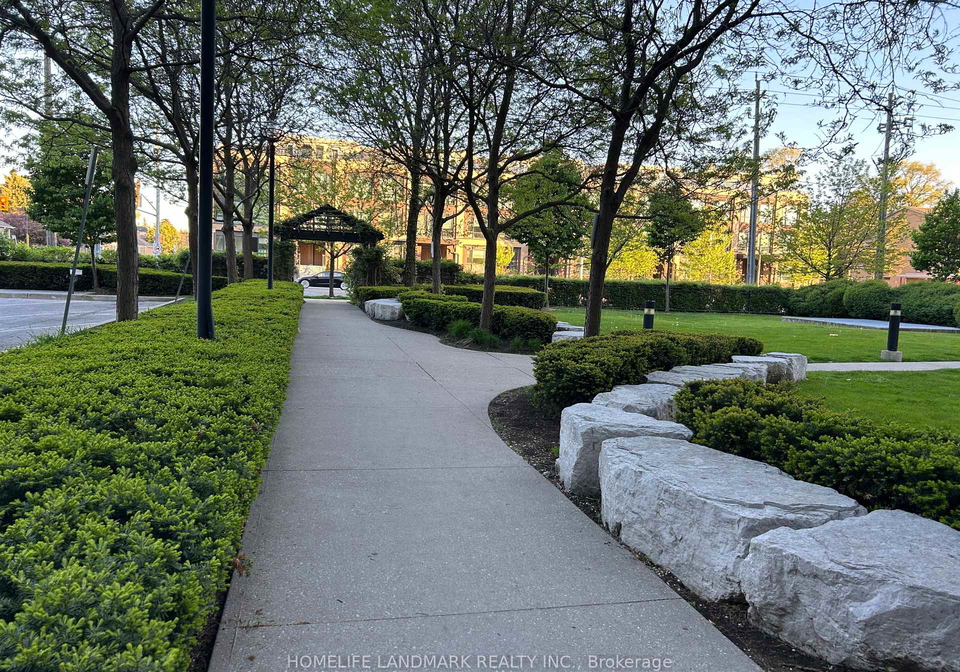 650-lawrence-avenue-w-w-toronto-ontario-c12323283