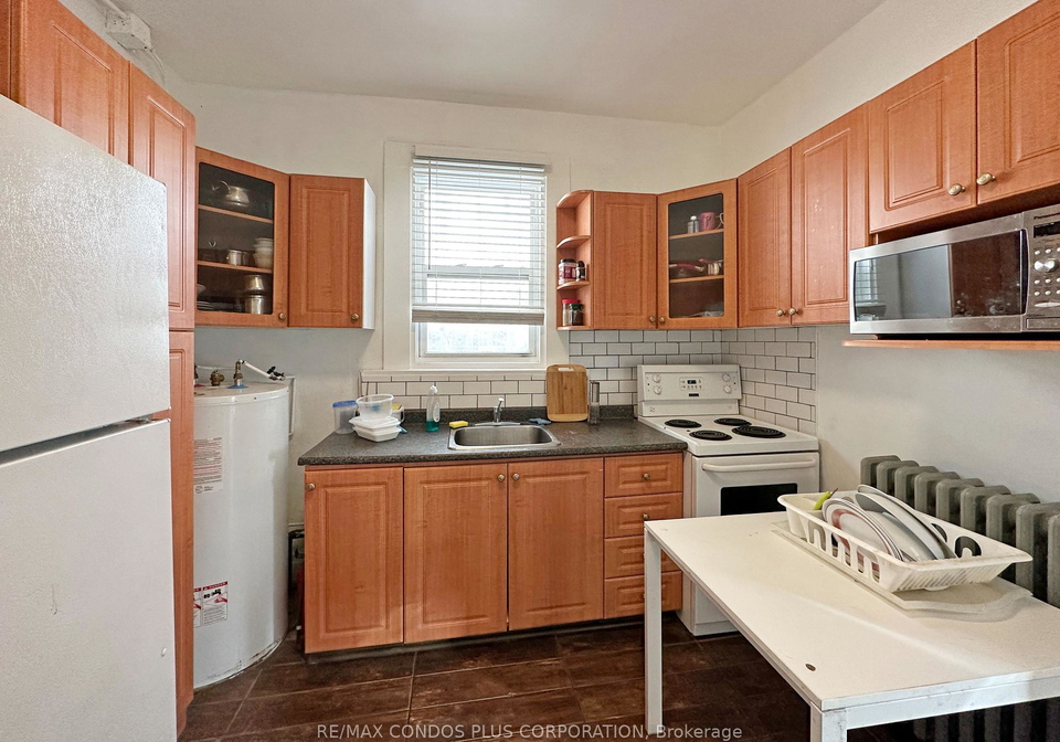 1-baldwin-street-toronto-ontario-c12324006