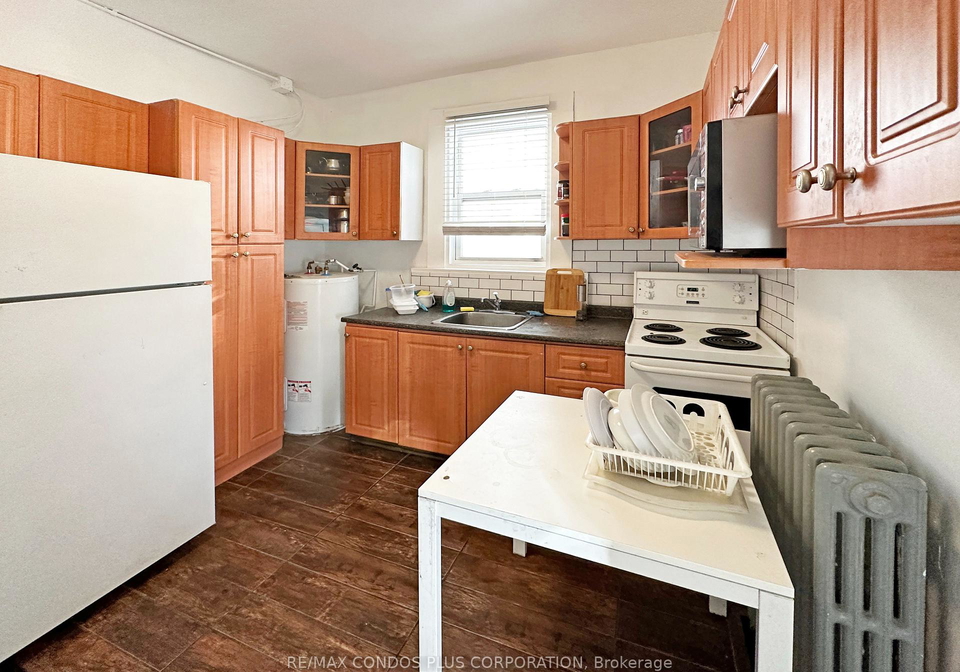 1-baldwin-street-toronto-ontario-c12324006
