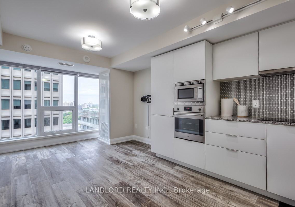 955-bay-street-toronto-ontario-c12324037