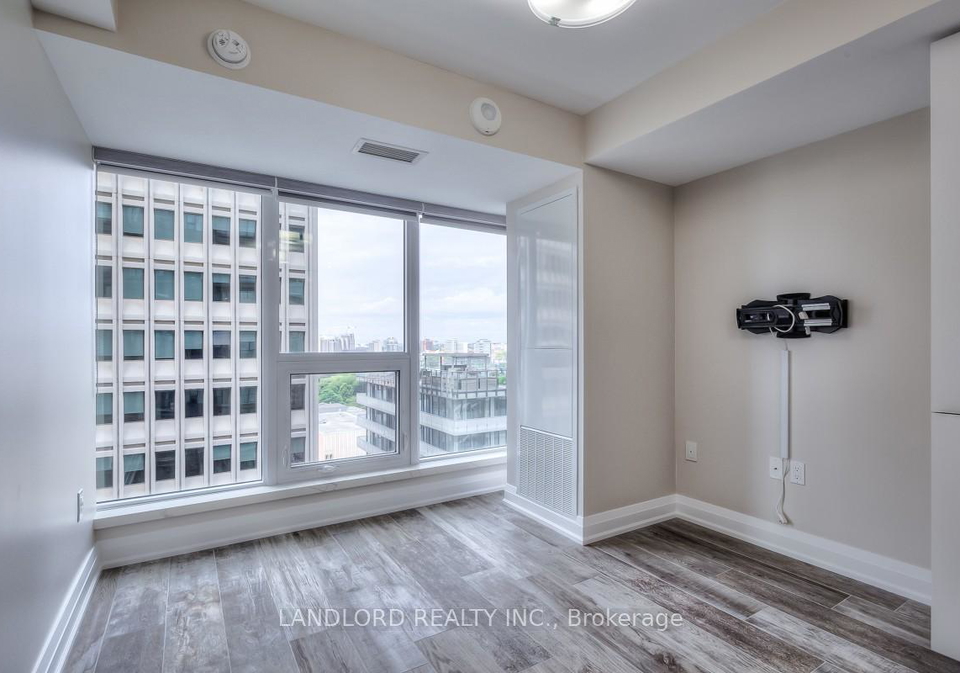 955-bay-street-toronto-ontario-c12324037