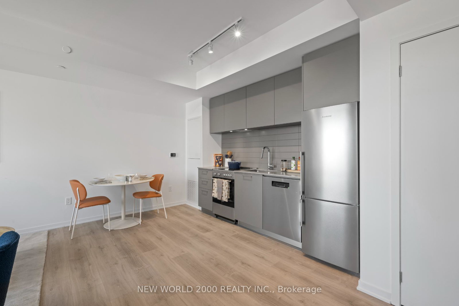 101-roehampton-avenue-toronto-ontario-c12324535