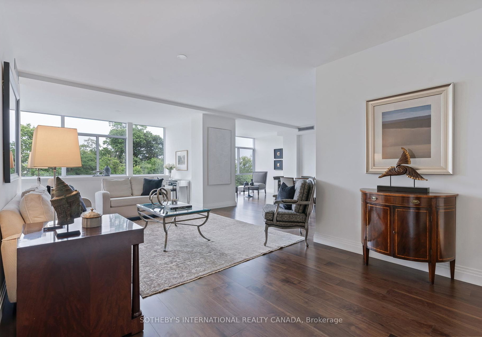 1-benvenuto-place-toronto-ontario-c12324657
