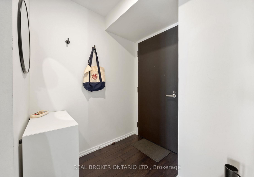 197-yonge-street-toronto-ontario-c12324701