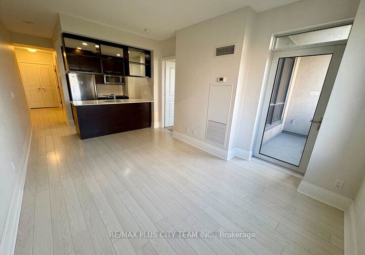 100-harrison-garden-boulevard-north-york-ontario-c12324727