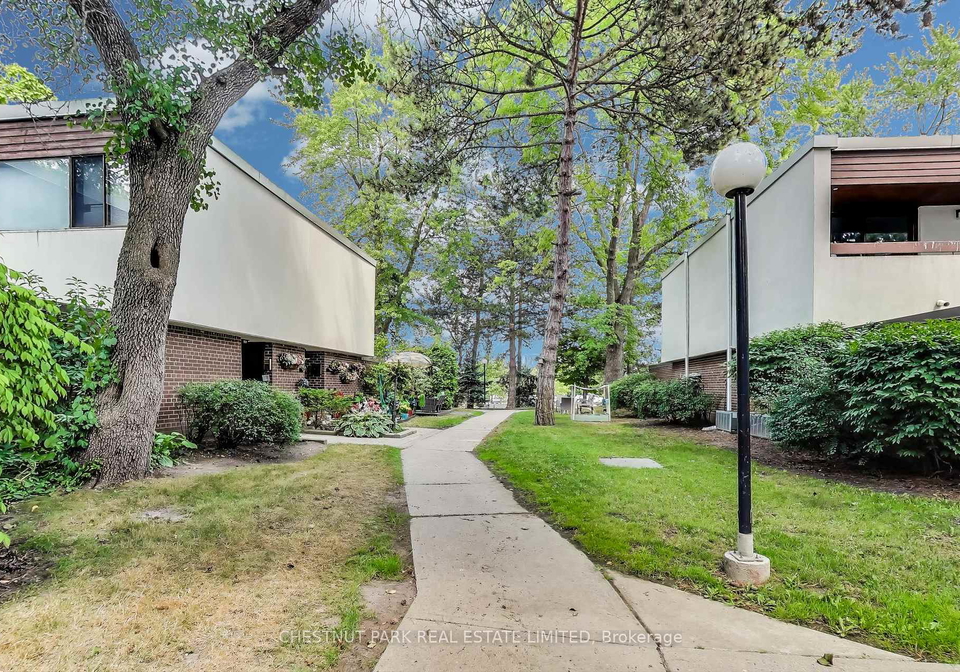 396-woodsworth-road-north-york-ontario-c12324767