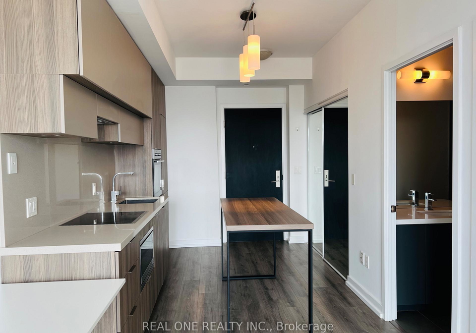 8-eglinton-avenue-e-e-toronto-ontario-c12324973