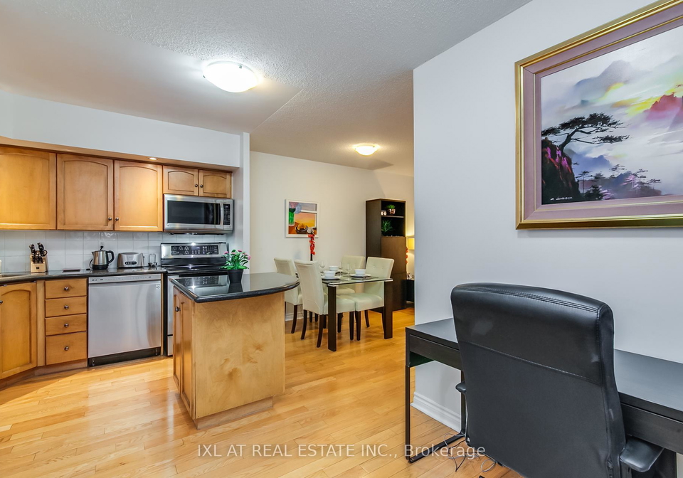 270-wellington-street-w-w-toronto-ontario-c12325084