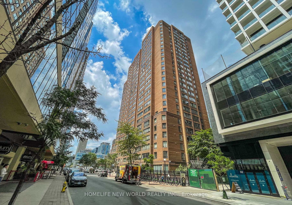 633-bay-street-toronto-ontario-c12325199