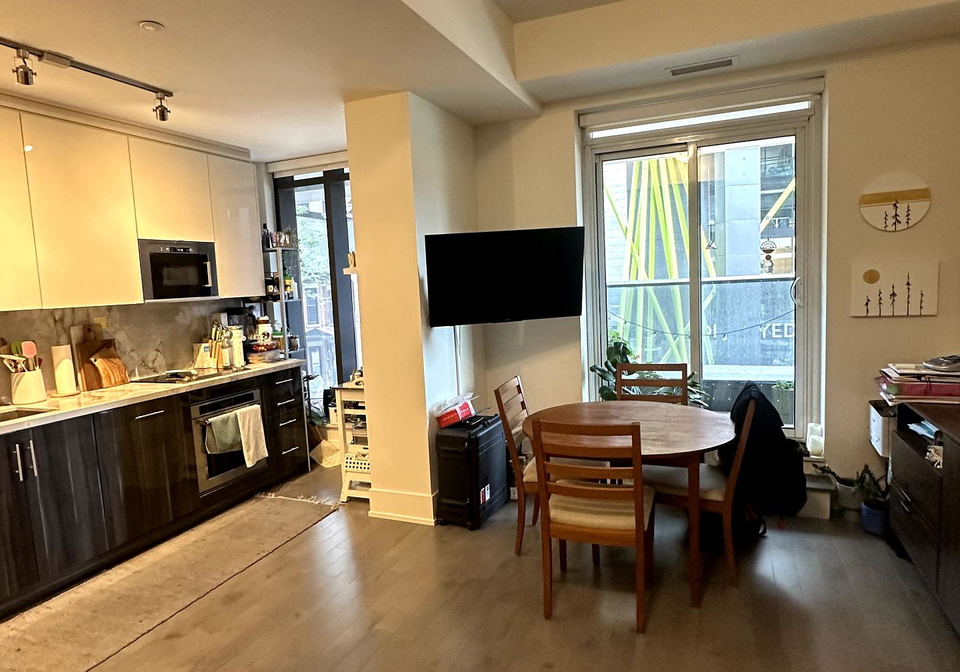 330-richmond-street-w-w-toronto-ontario-c12325232