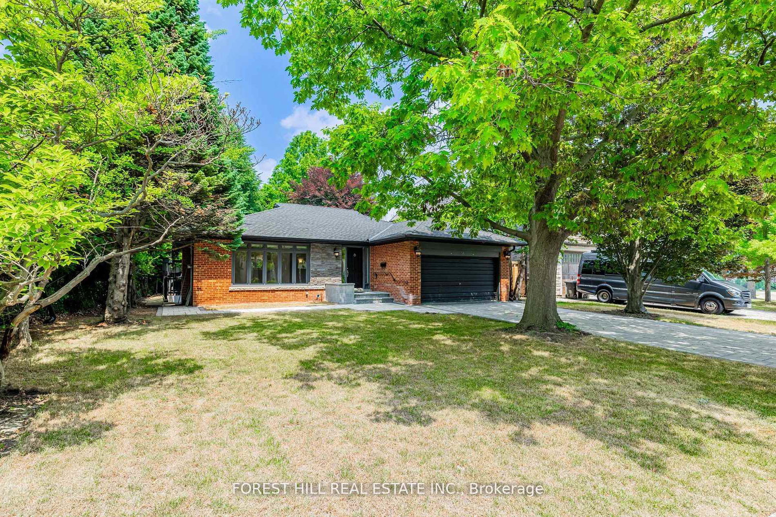 38-citation-drive-north-york-ontario-c12325540
