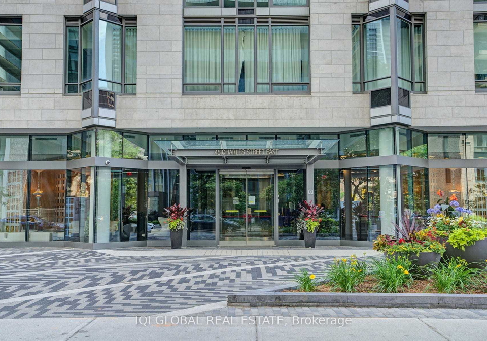 45-charles-street-e-e-toronto-ontario-c12325636