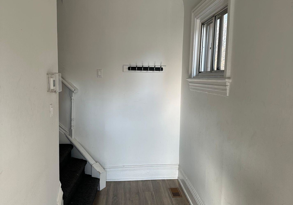 563-ossington-avenue-toronto-ontario-c12325878