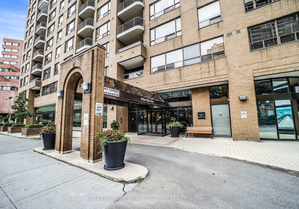100-upper-madison-avenue-toronto-ontario-c12325979
