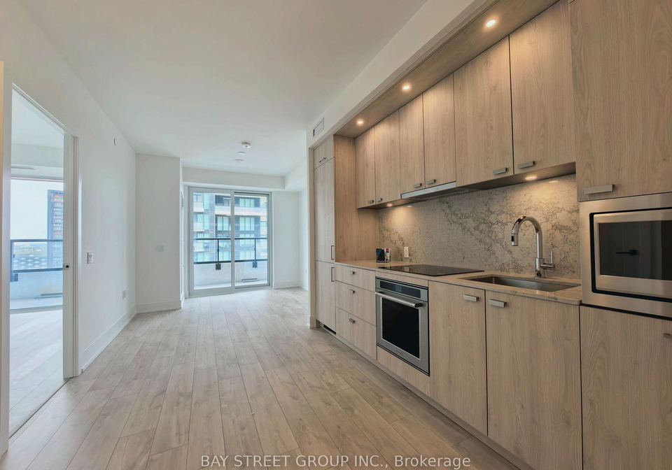 10-inn-on-the-park-drive-north-york-ontario-c12326220