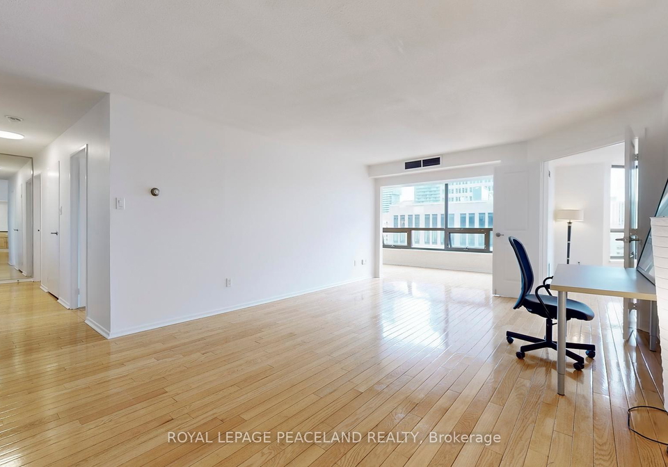 62-wellesley-street-w-w-toronto-ontario-c12326375