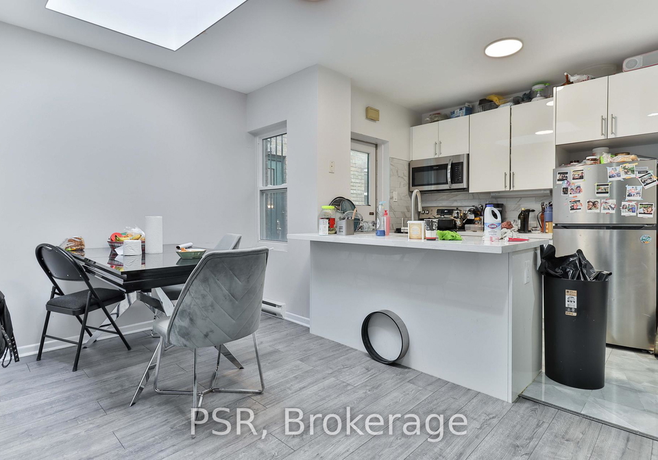 104-beverley-street-toronto-ontario-c12326597