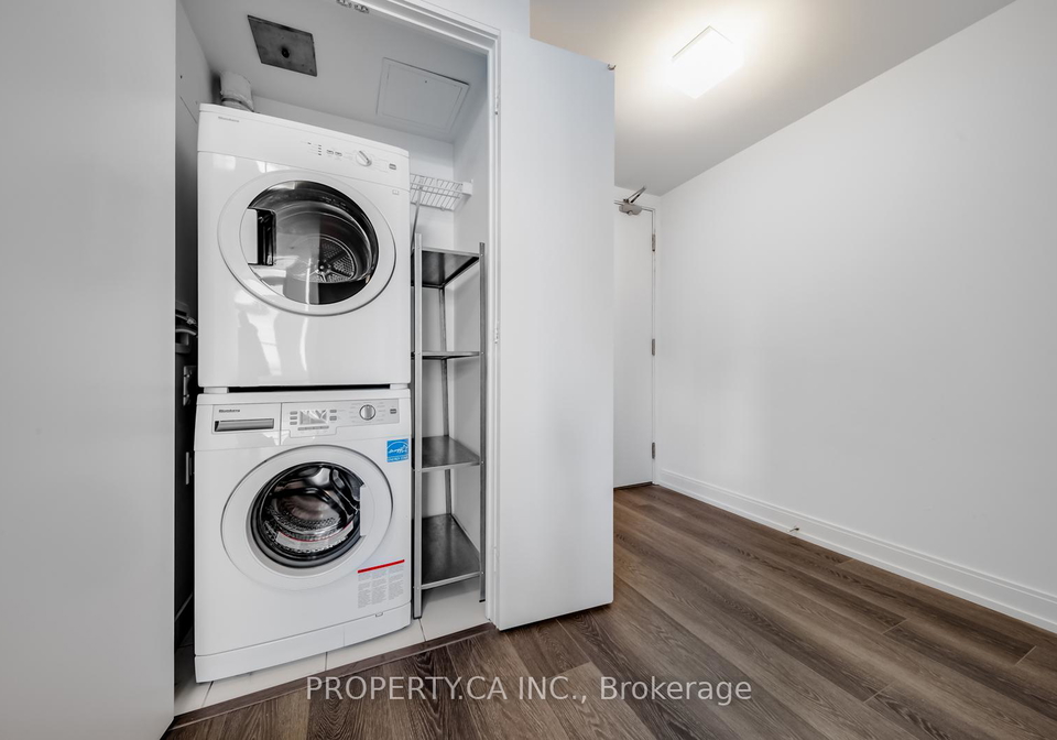 181-dundas-street-e-e-toronto-ontario-c12326598