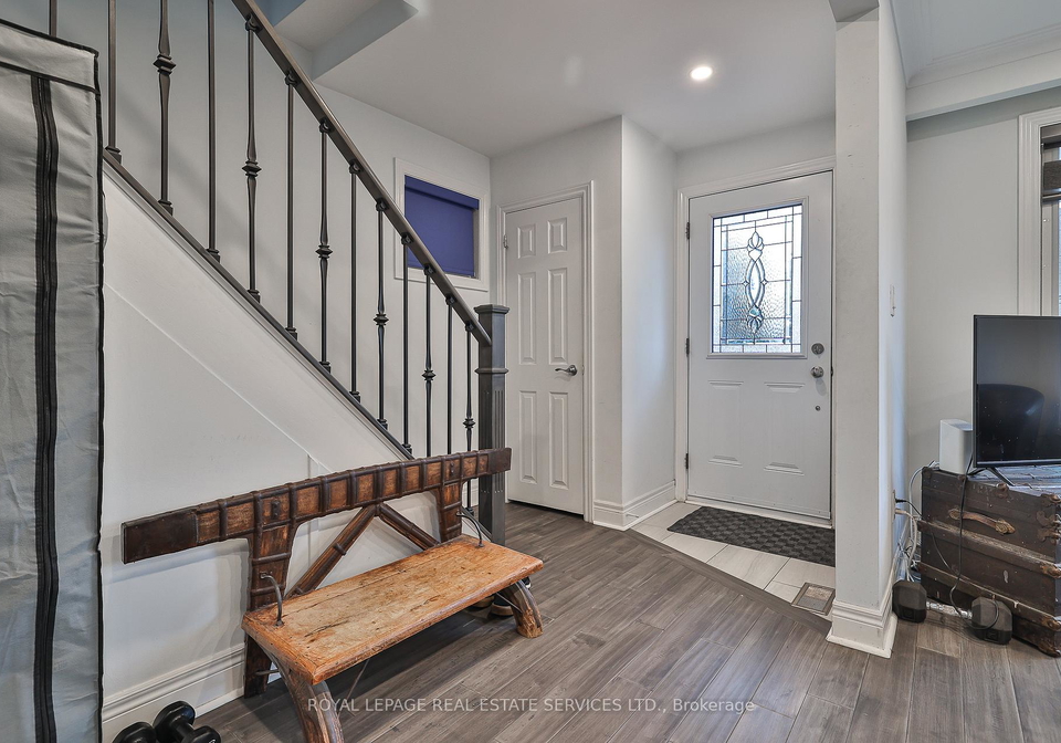 224-overbrook-place-toronto-ontario-c12326684