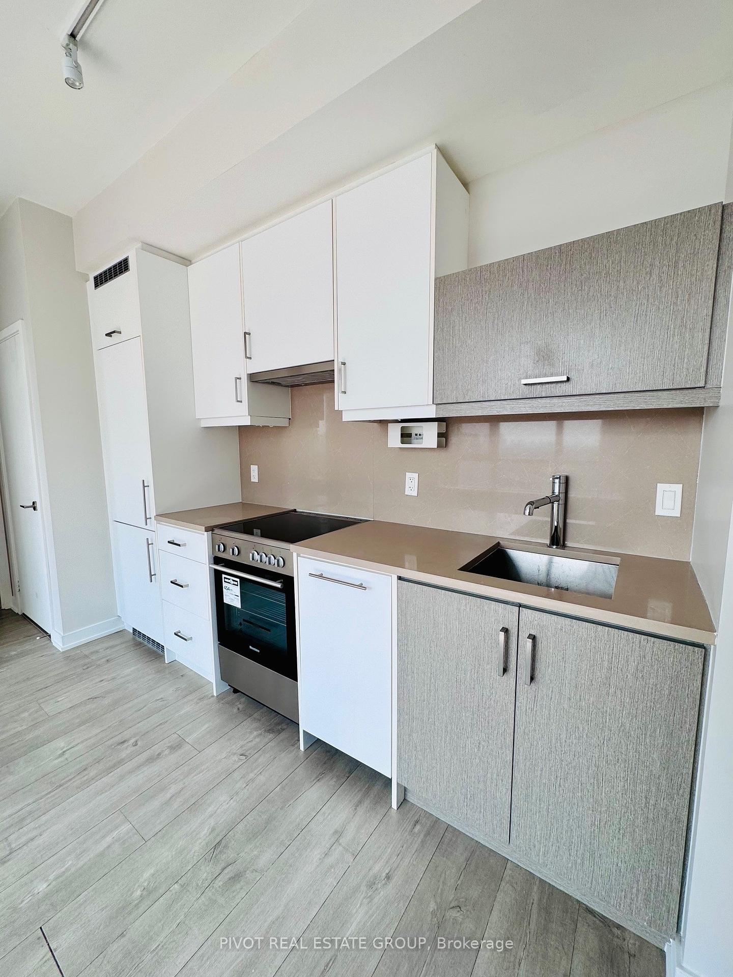 181-huron-street-toronto-ontario-c12326788