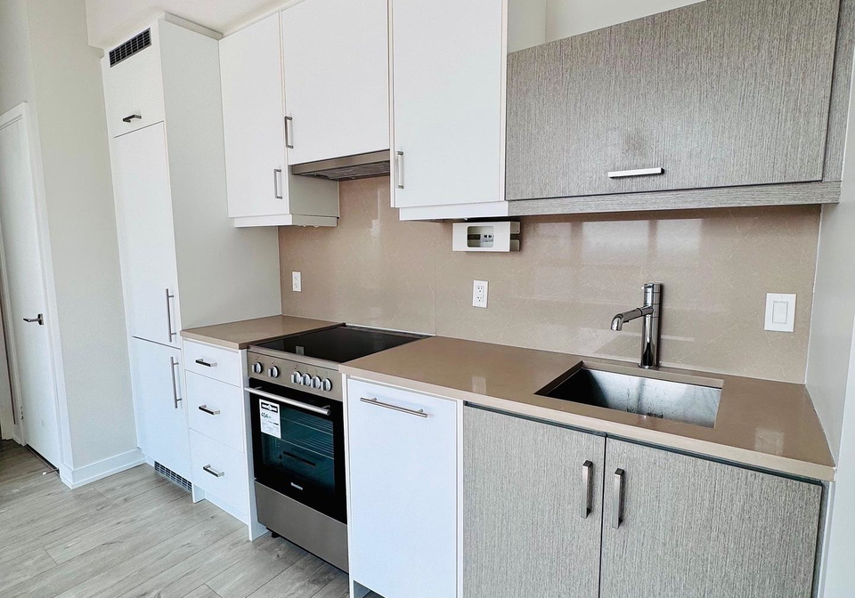 181-huron-street-toronto-ontario-c12326788