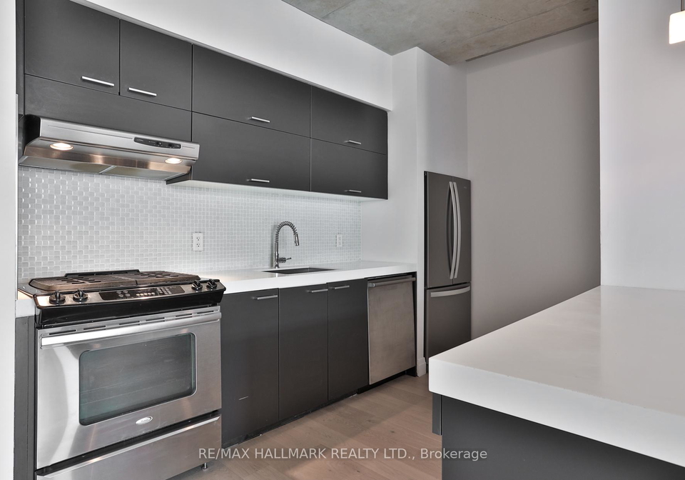 552-wellington-street-w-w-toronto-ontario-c12326894