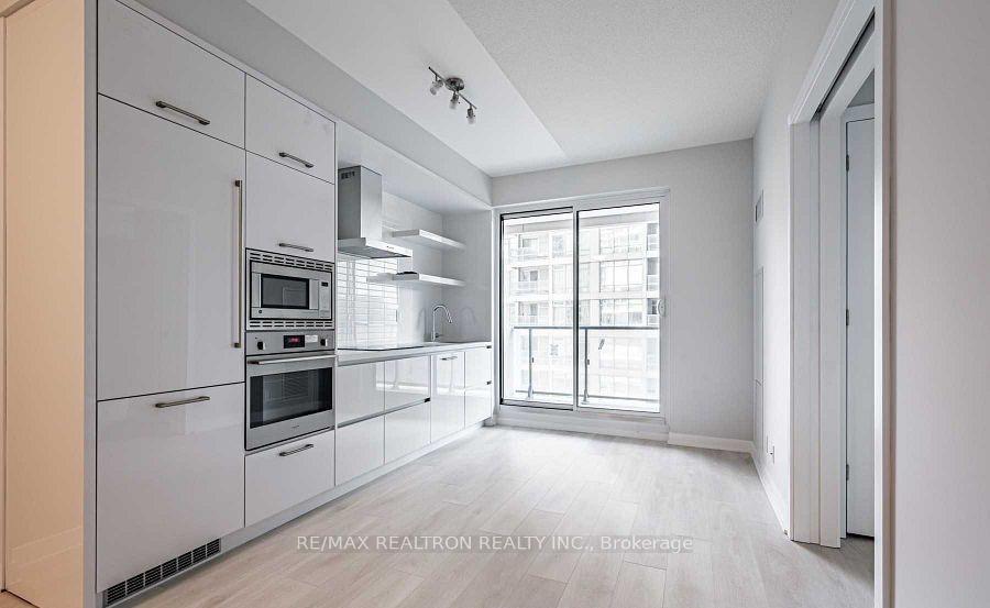2221-yonge-street-toronto-ontario-c12327151