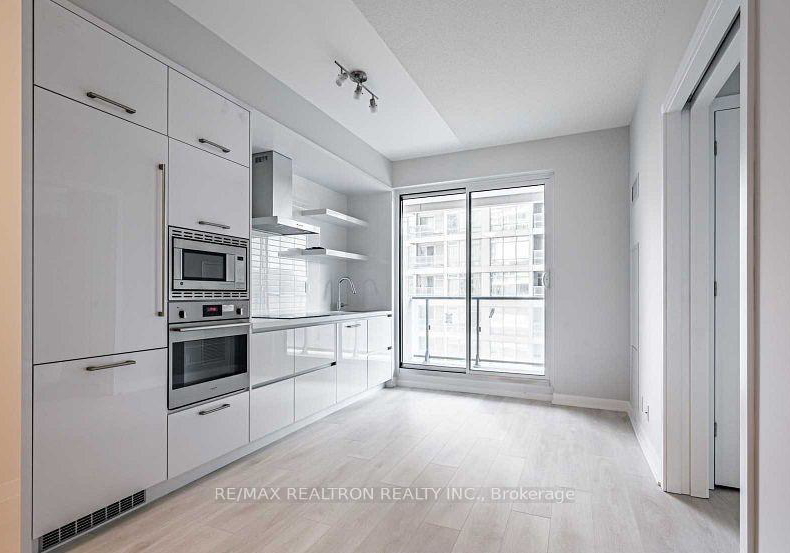 2221-yonge-street-toronto-ontario-c12327151
