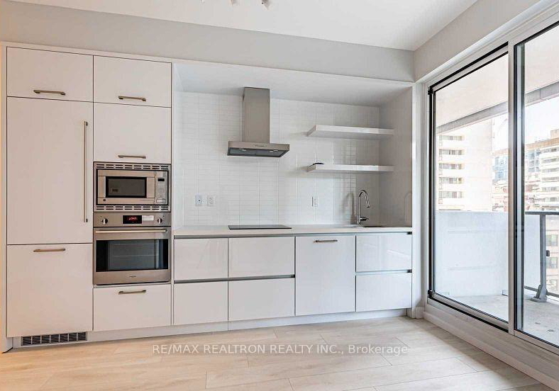 2221-yonge-street-toronto-ontario-c12327151