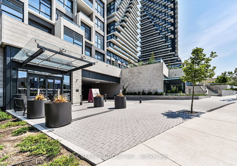 10-inn-on-the-park-drive-north-york-ontario-c12327174