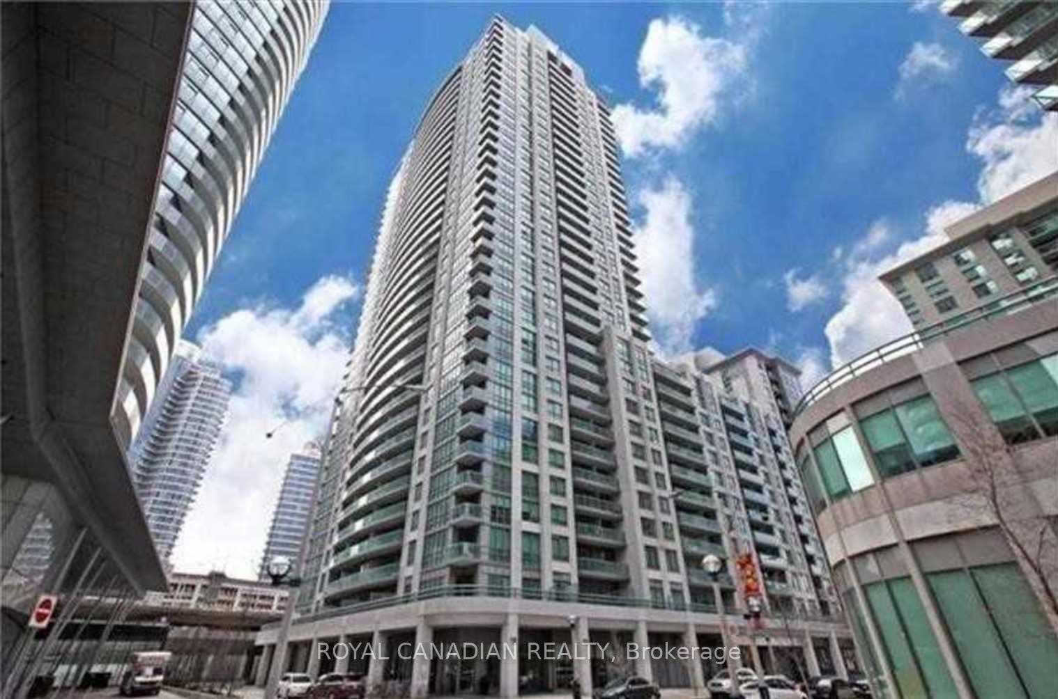 19-grand-trunk-crescent-toronto-ontario-c12327473