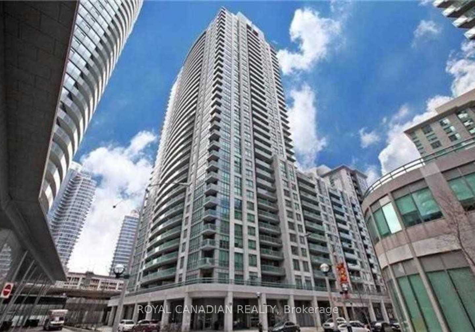 19-grand-trunk-crescent-toronto-ontario-c12327473