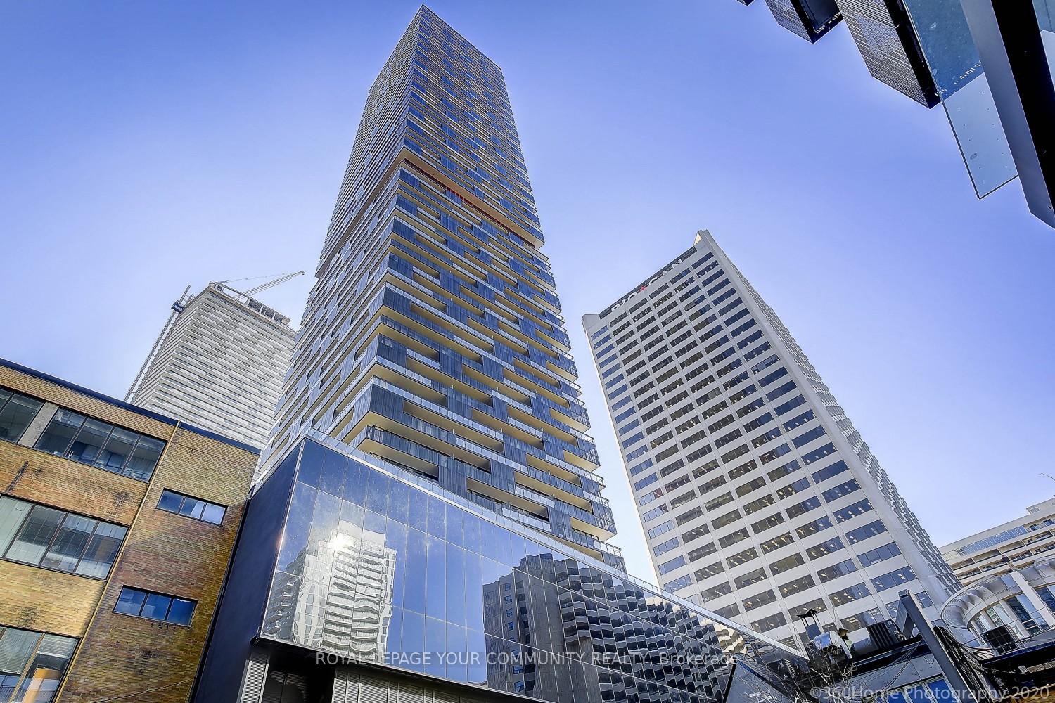 8-eglinton-avenue-e-e-toronto-ontario-c12327547