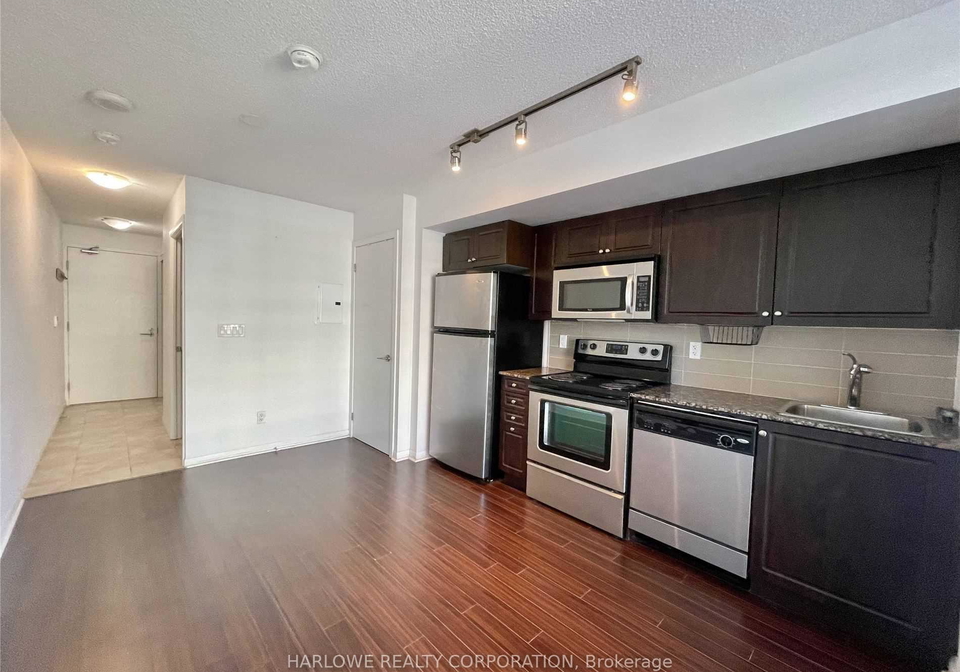 209-fort-york-boulevard-toronto-ontario-c12327563