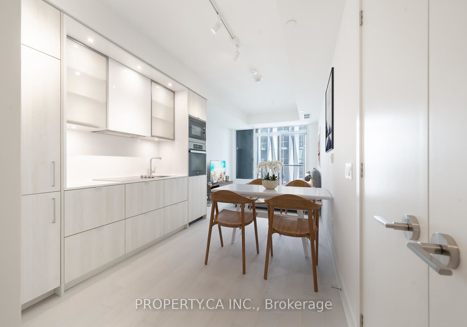 11-yorkville-avenue-toronto-ontario-c12327654