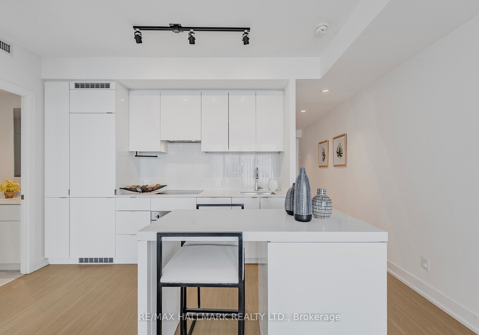 7-grenville-street-toronto-ontario-c12327744