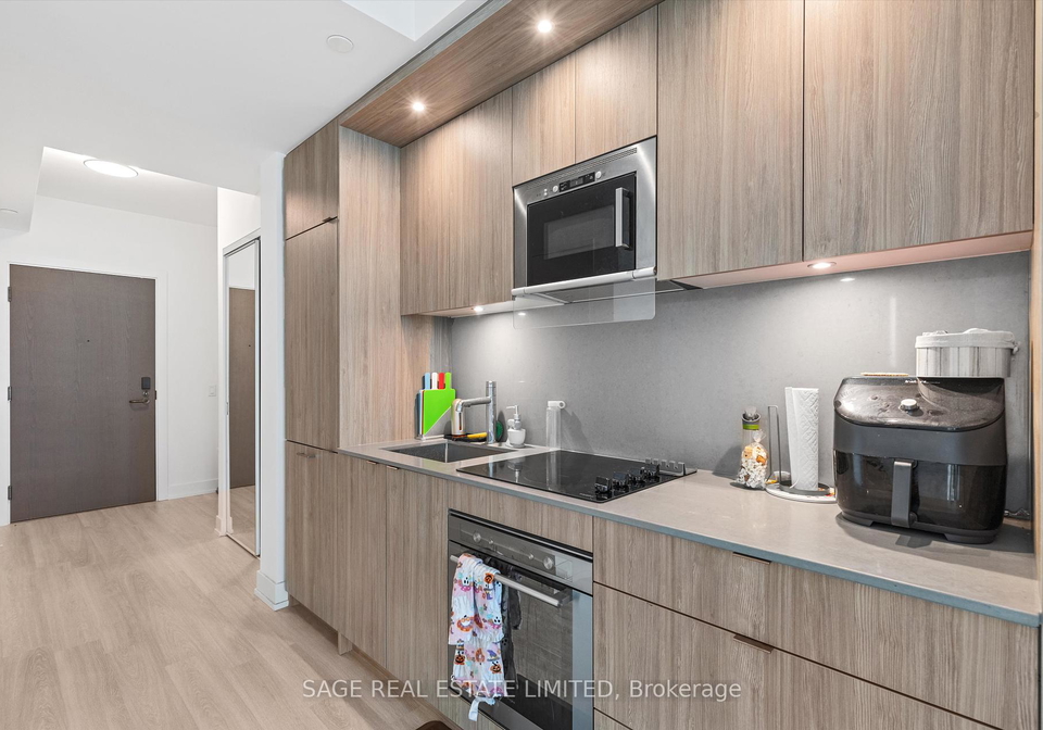 30-inn-on-the-park-na-north-york-ontario-c12327813