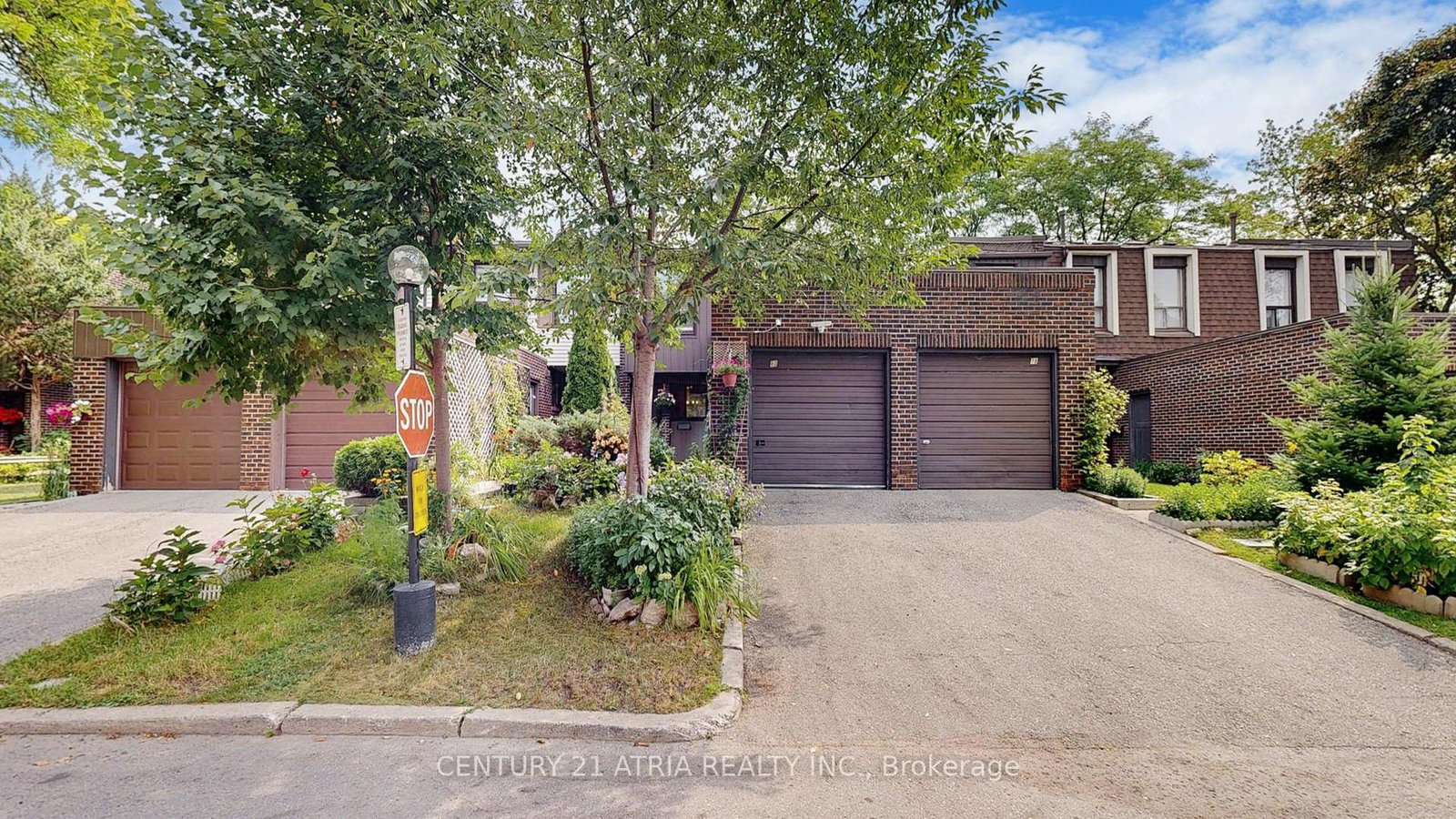 80-spire-hillway-na-north-york-ontario-c12328229