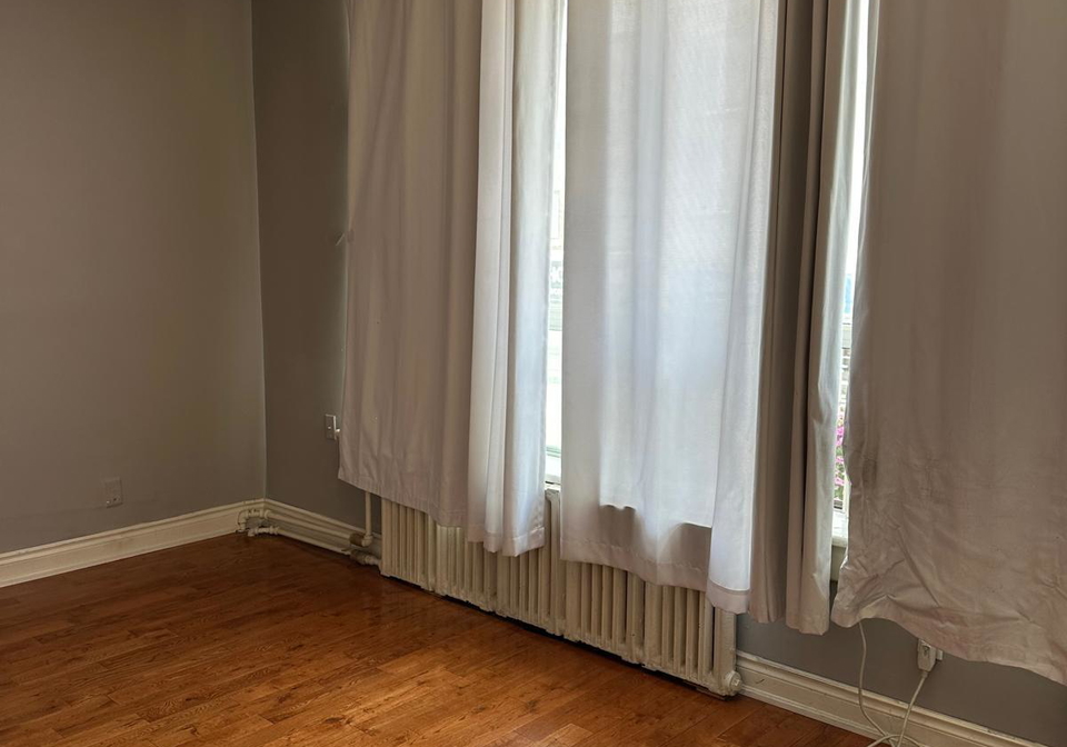 965-bloor-street-toronto-ontario-c12328772