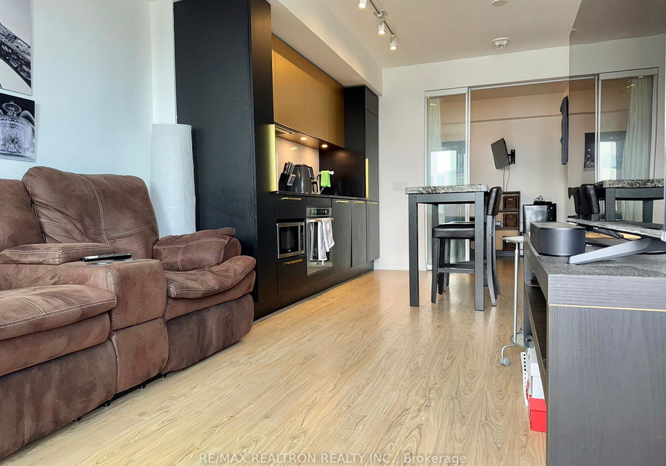 85-wood-street-toronto-ontario-c12328828